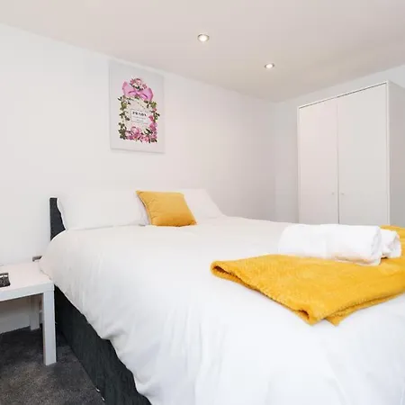 Am To Pm * Leeds (West Yorkshire)