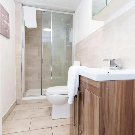 Am To Pm Apartment *