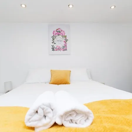 Apartment Am To Pm